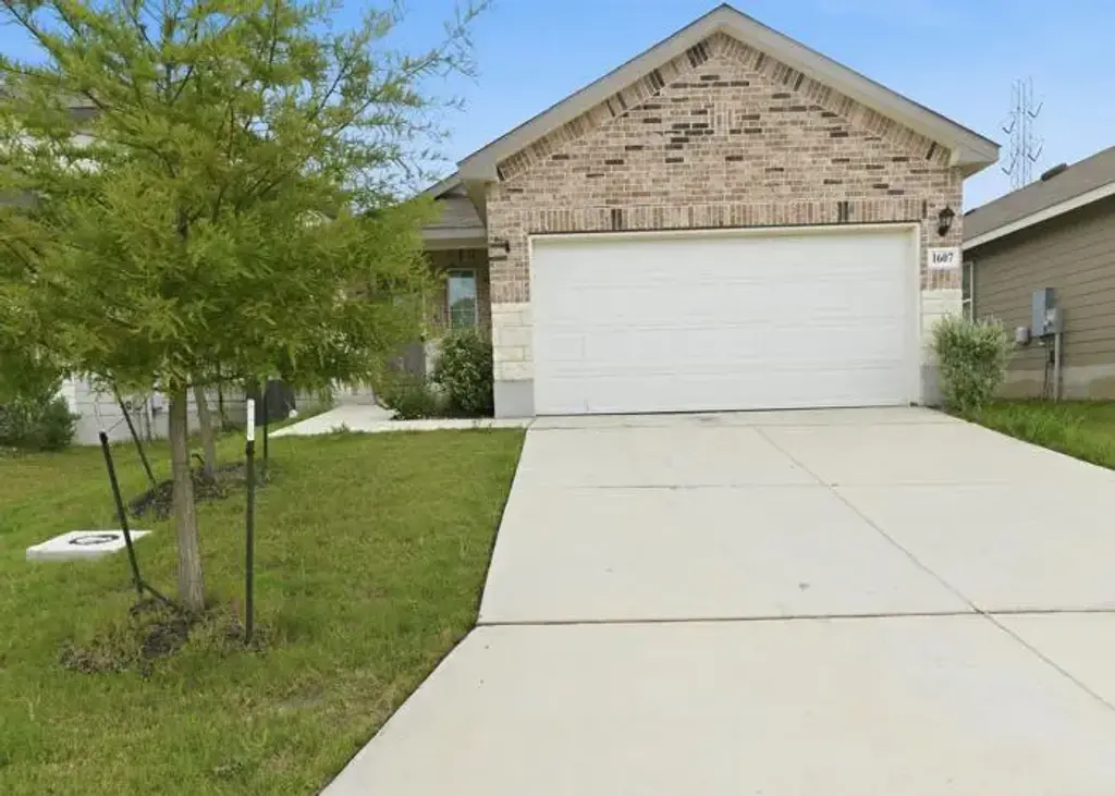 1607 Champagne Oak, New Braunfels