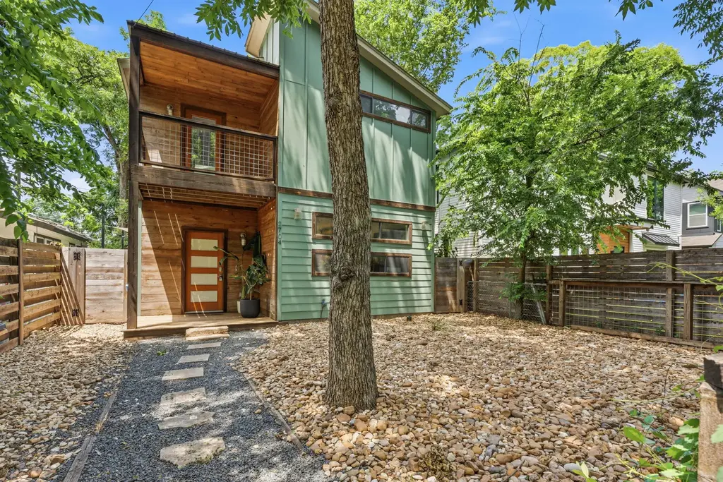 2704 E 4th Street, Austin