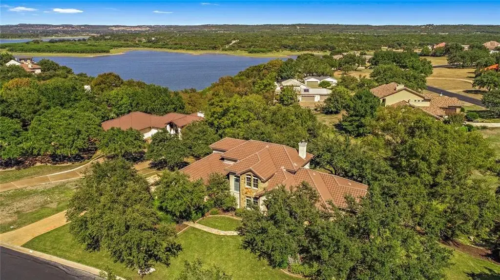 2401 Sailpoint Drive, Spicewood