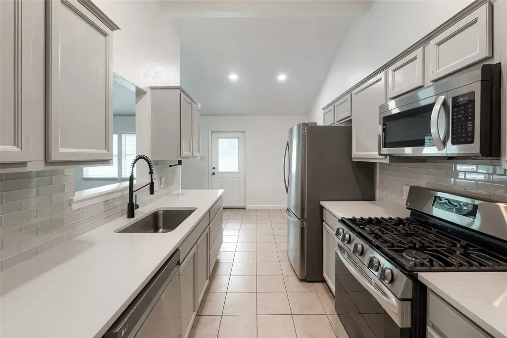 8505 Mayview Drive, Austin