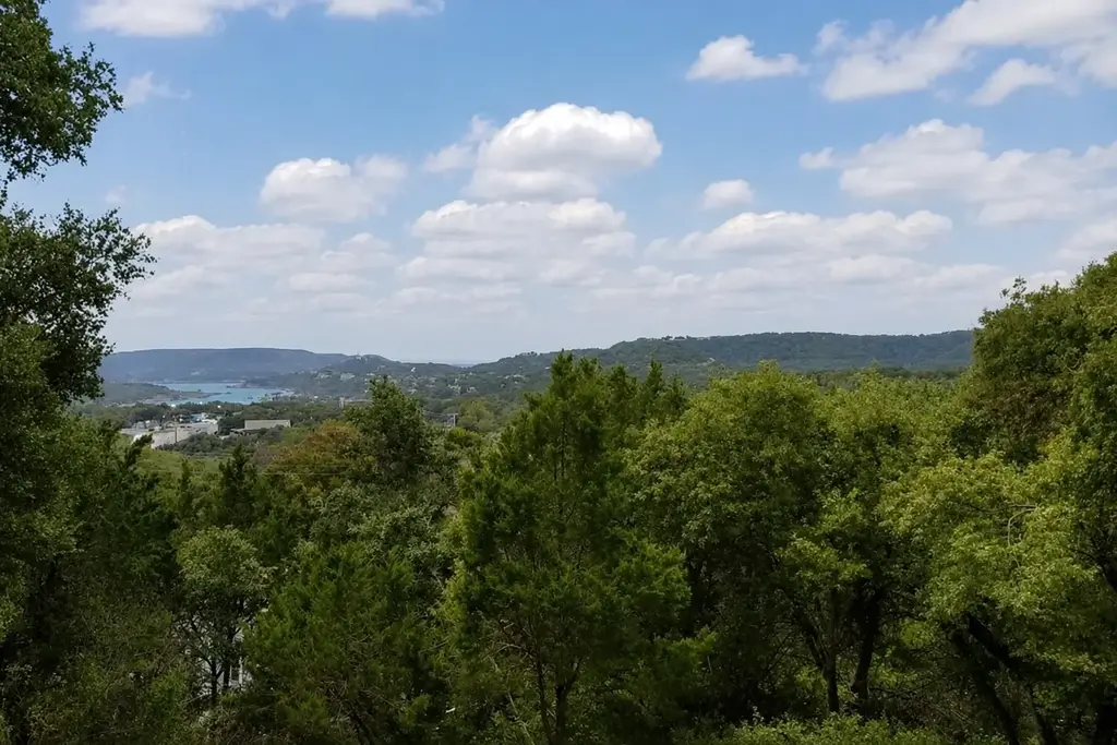 11002 Lake Terrace Drive W, Jonestown