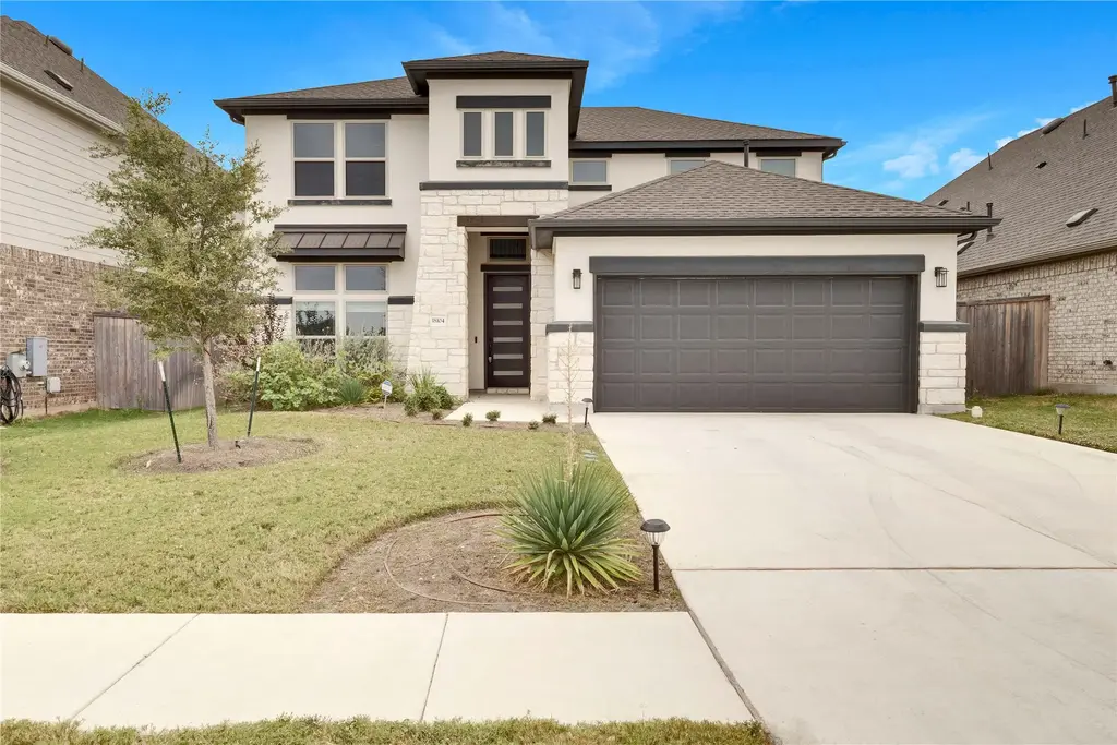 18104 Clairess Lane, Manor