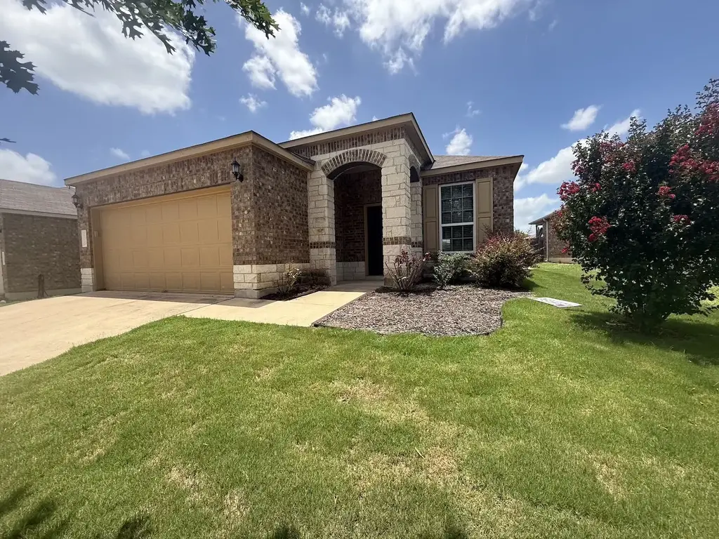 352 Martha Drive, Buda