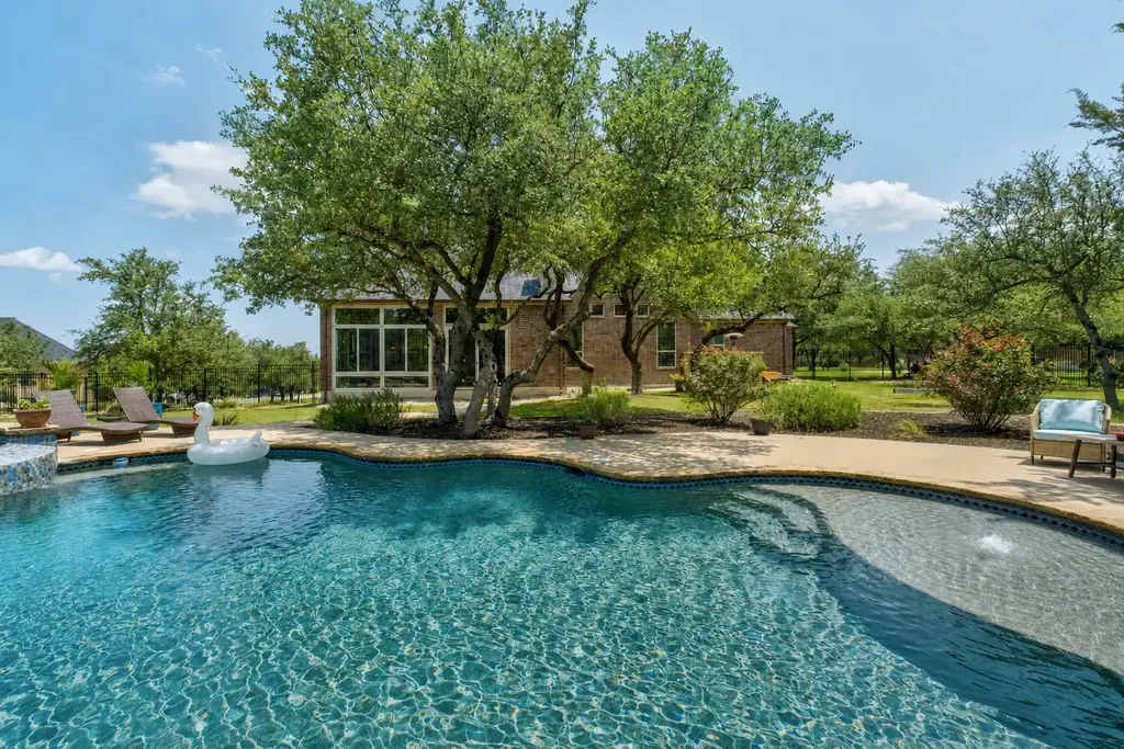 9400 Stratus Drive, Dripping Springs