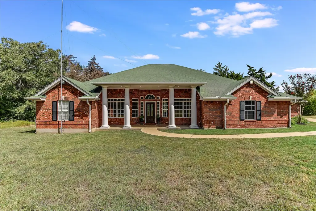 741 Knobbs Road, McDade