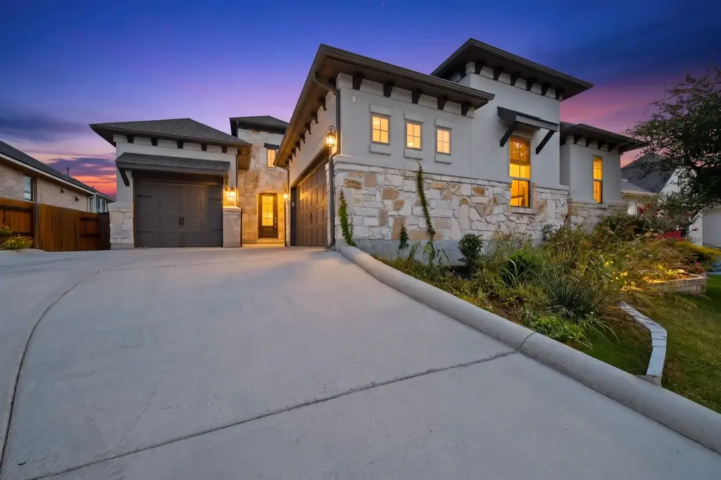 2433 La Mirada Street, Leander