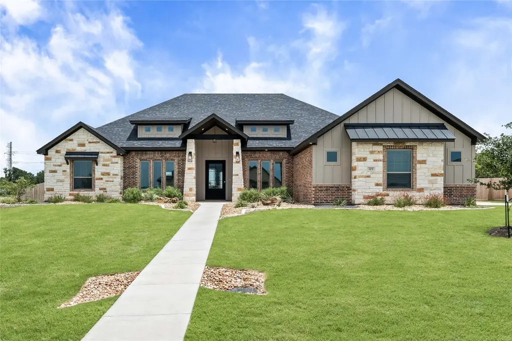 301 Rodeo Road, Salado