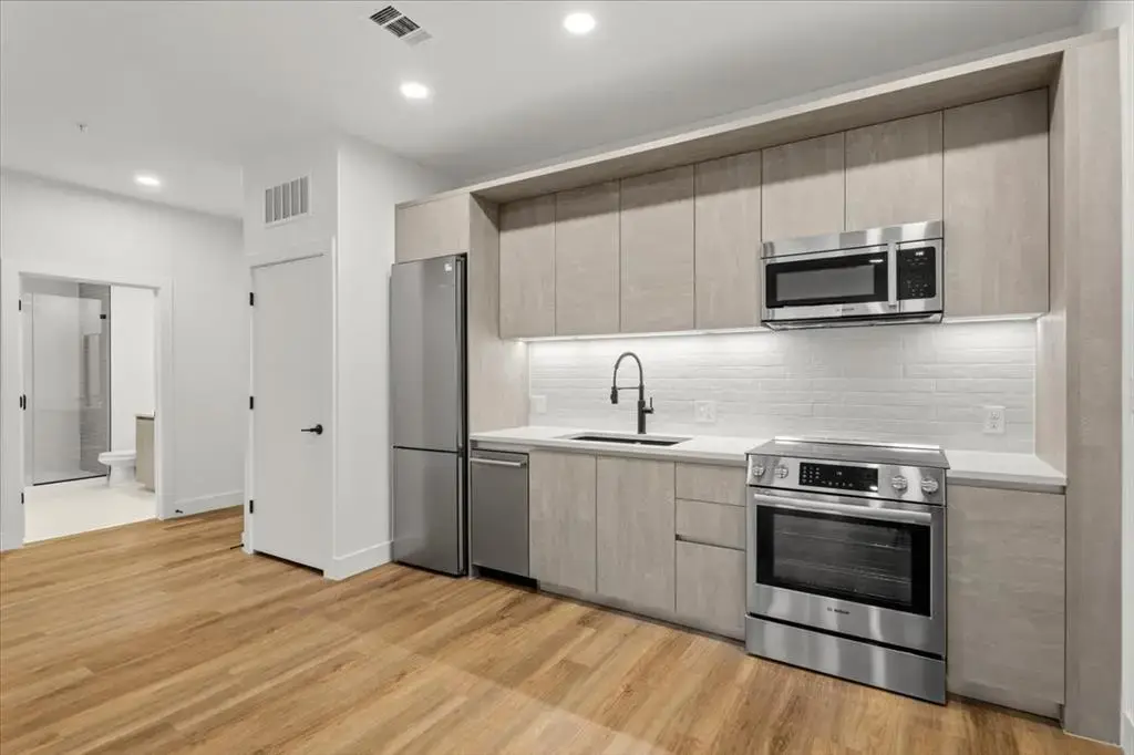 4315 S Congress Avenue 414, Austin