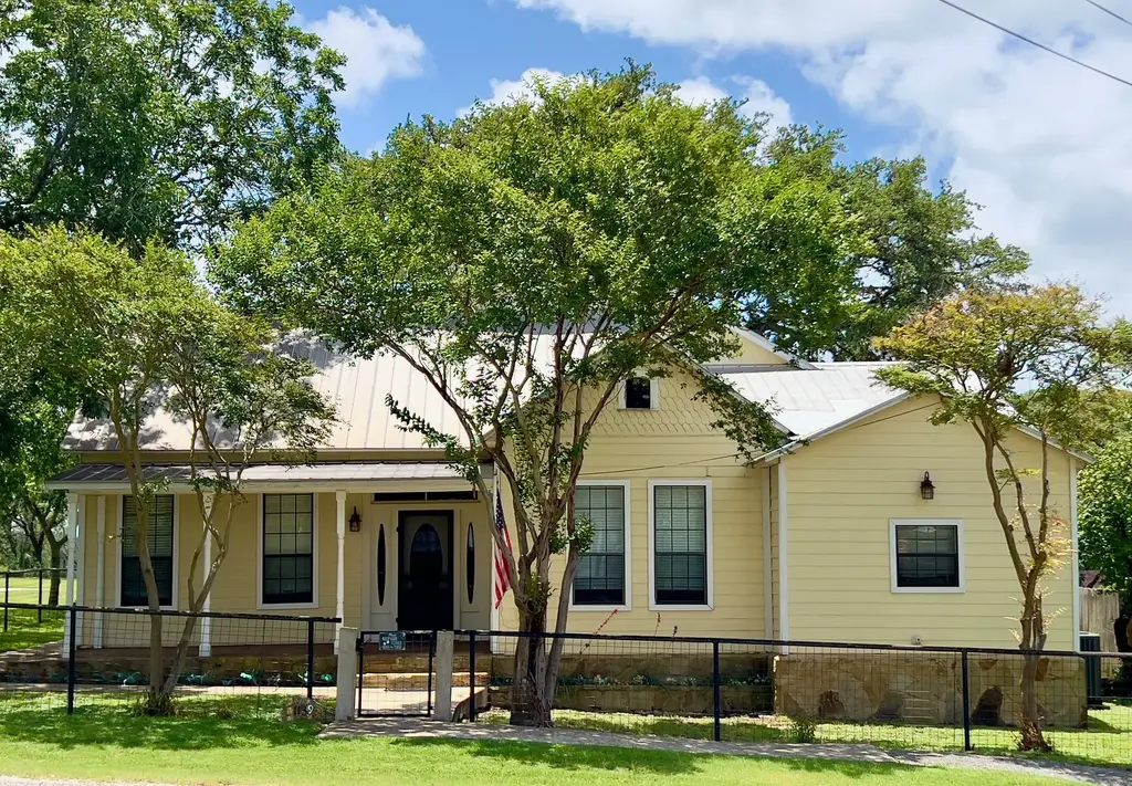 1139 Fm 3351, Kendalia