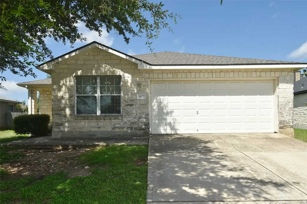 807 Estancia Way, Leander