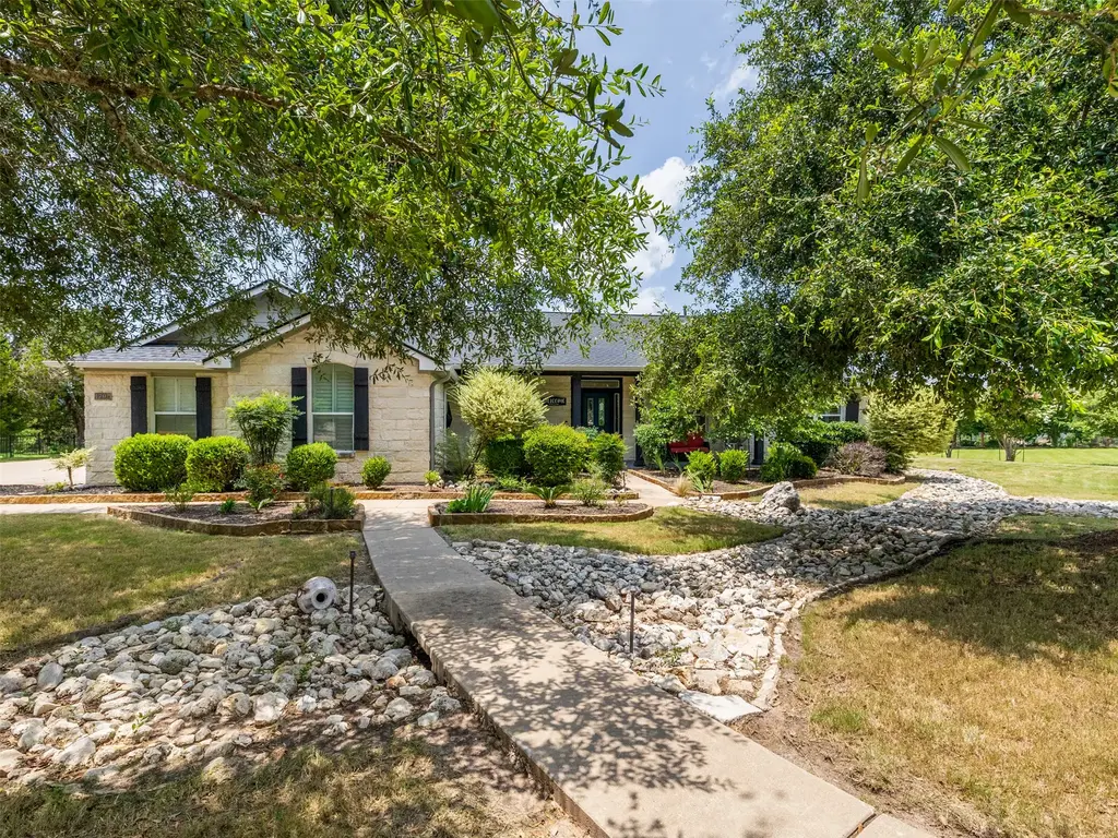 1702 Del Paso, Leander