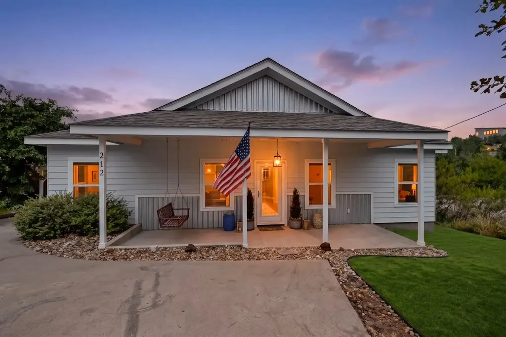 212 Kipahulu Drive, Bastrop