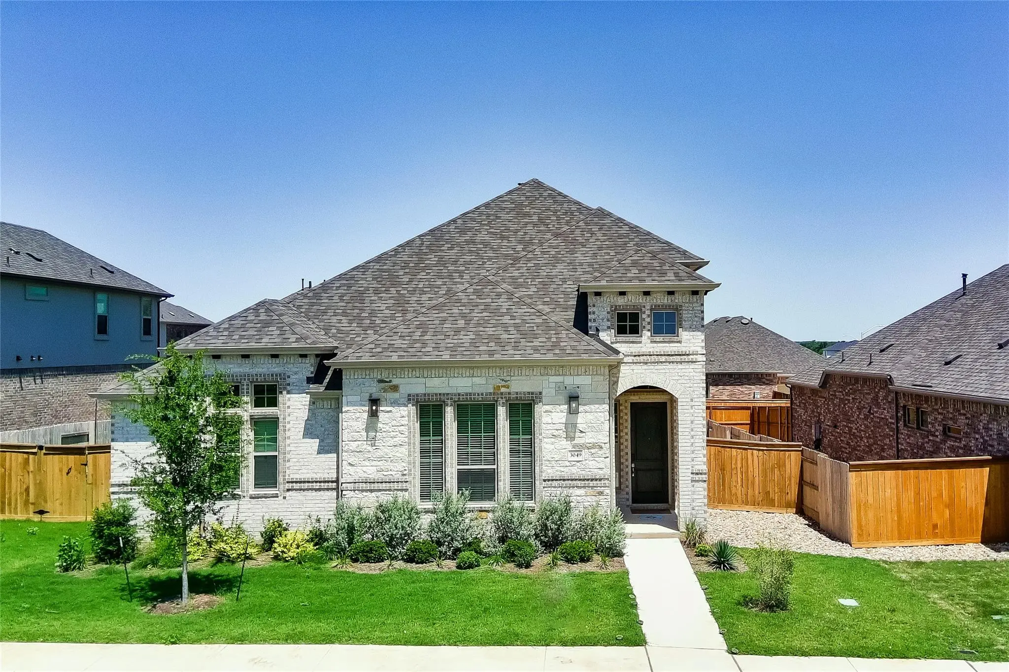 Photo of Listing #2342799