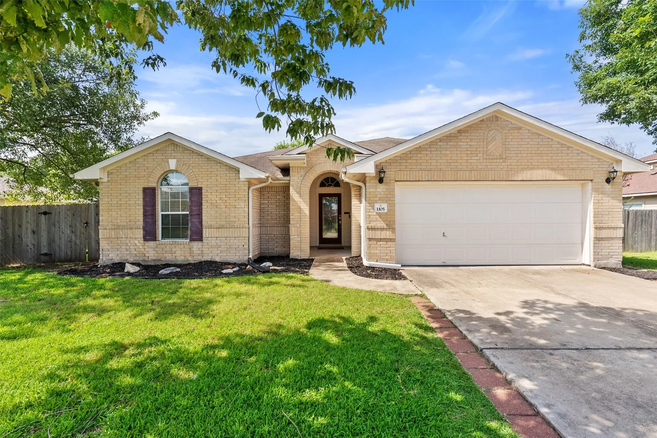 Photo of Listing #1619306