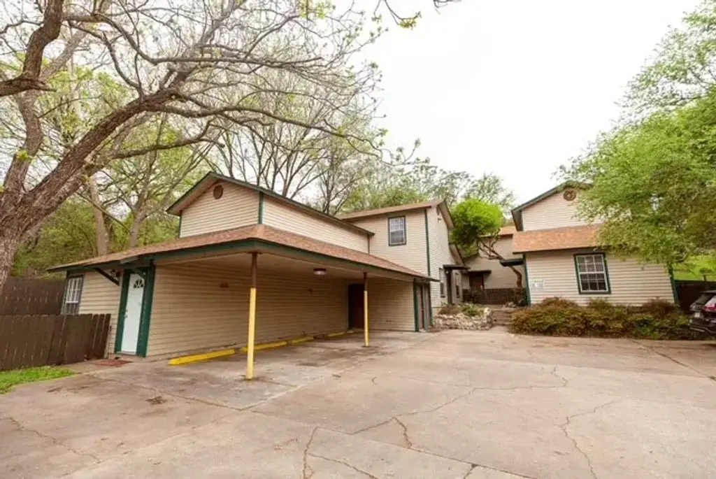 712 Peques Street, San Marcos