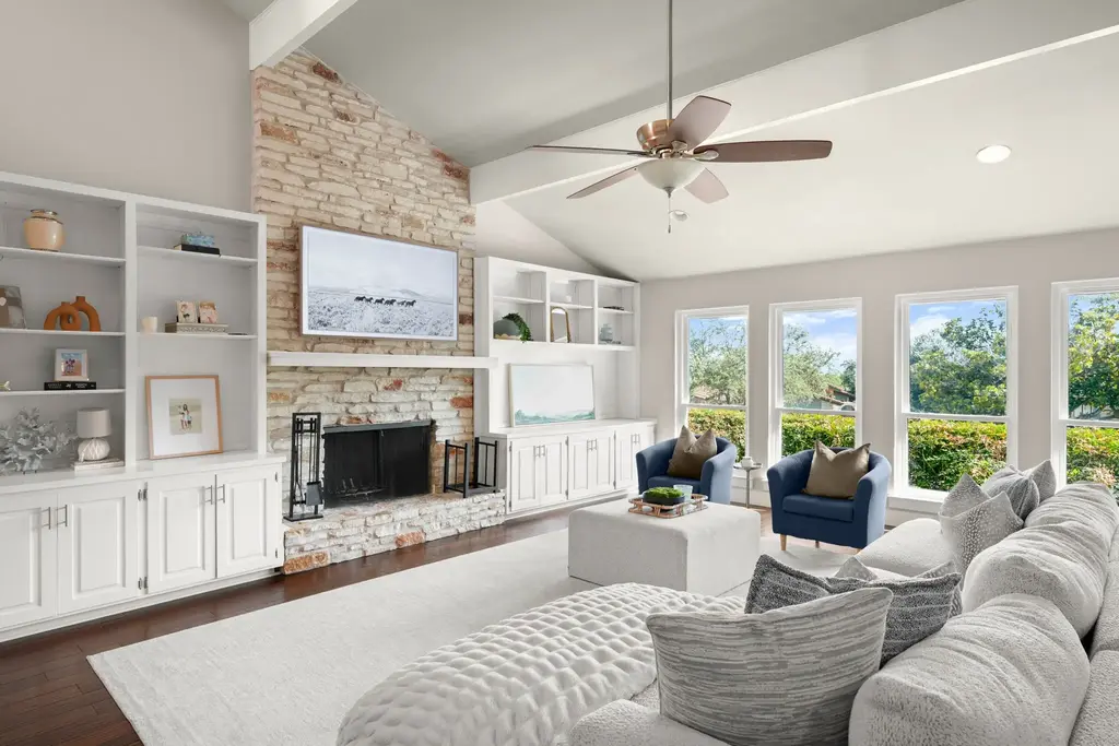 209 Crescent Bluff, Lakeway