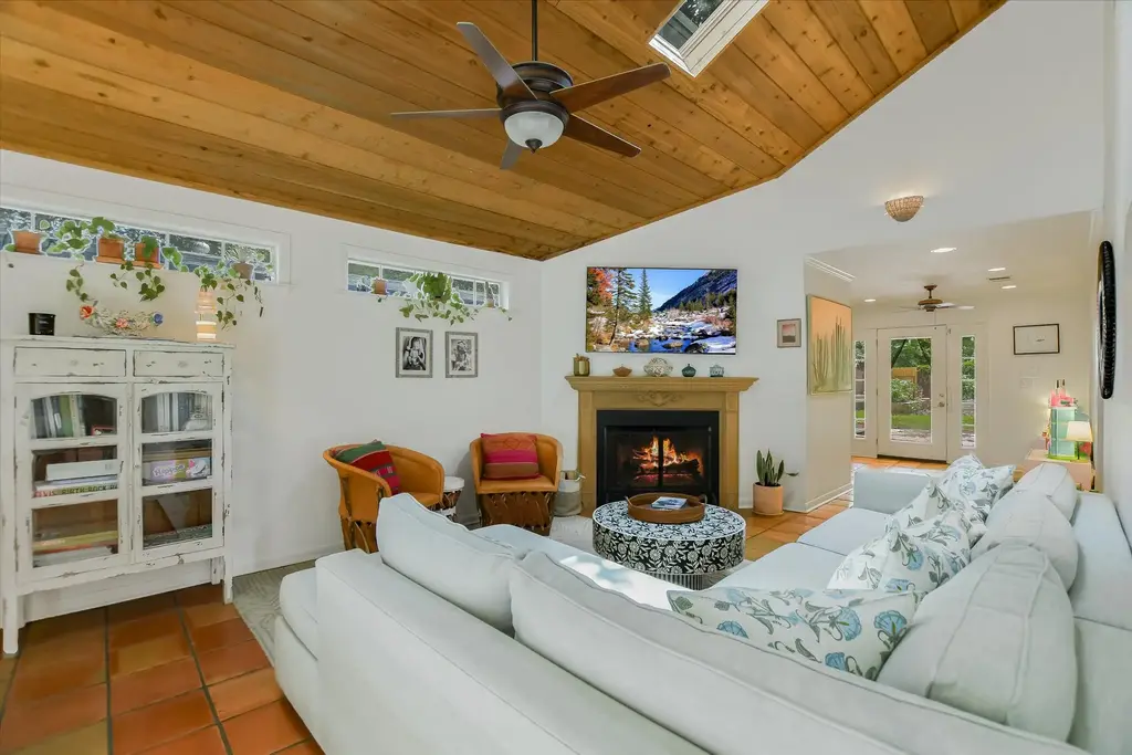 8917 Glenn Lane, Austin
