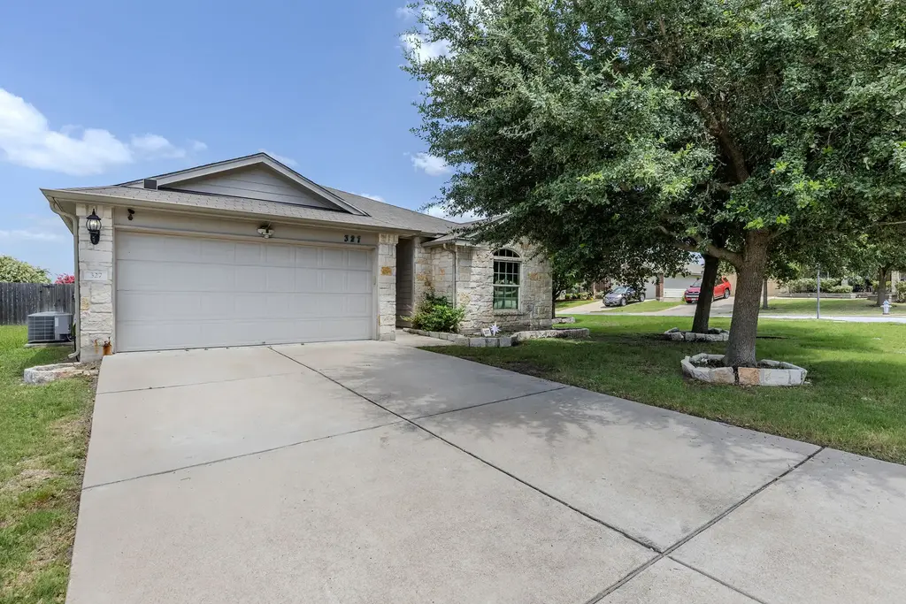 327 Comal Run, Hutto