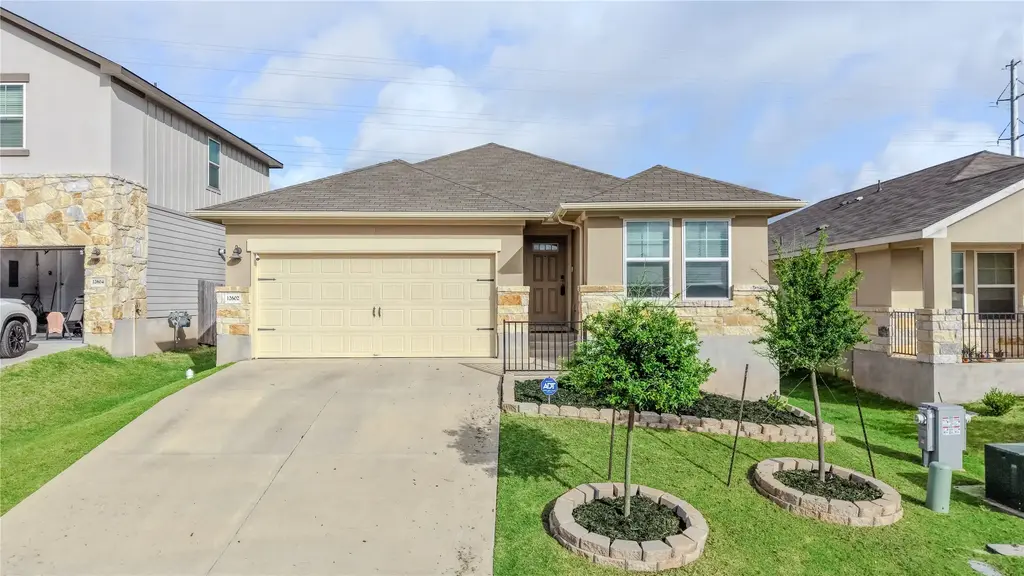 12602 Dairywork Road, Buda
