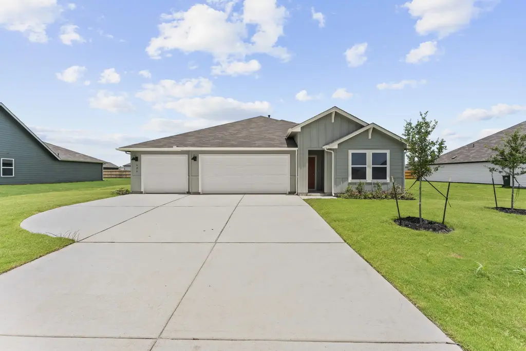 426 Kolbo Crossing Cove, Lockhart