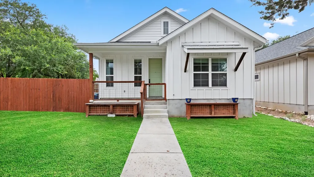 2 Stone Creek Circle, Wimberley