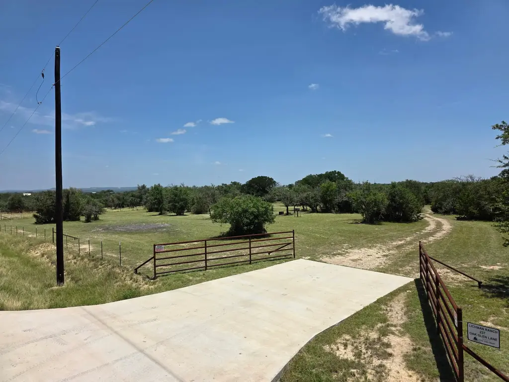237 Oak Glen Lane, Briggs