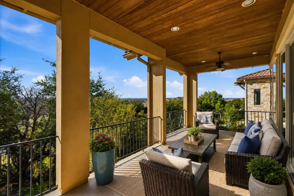 111 Serene Hilltop Circle, Austin
