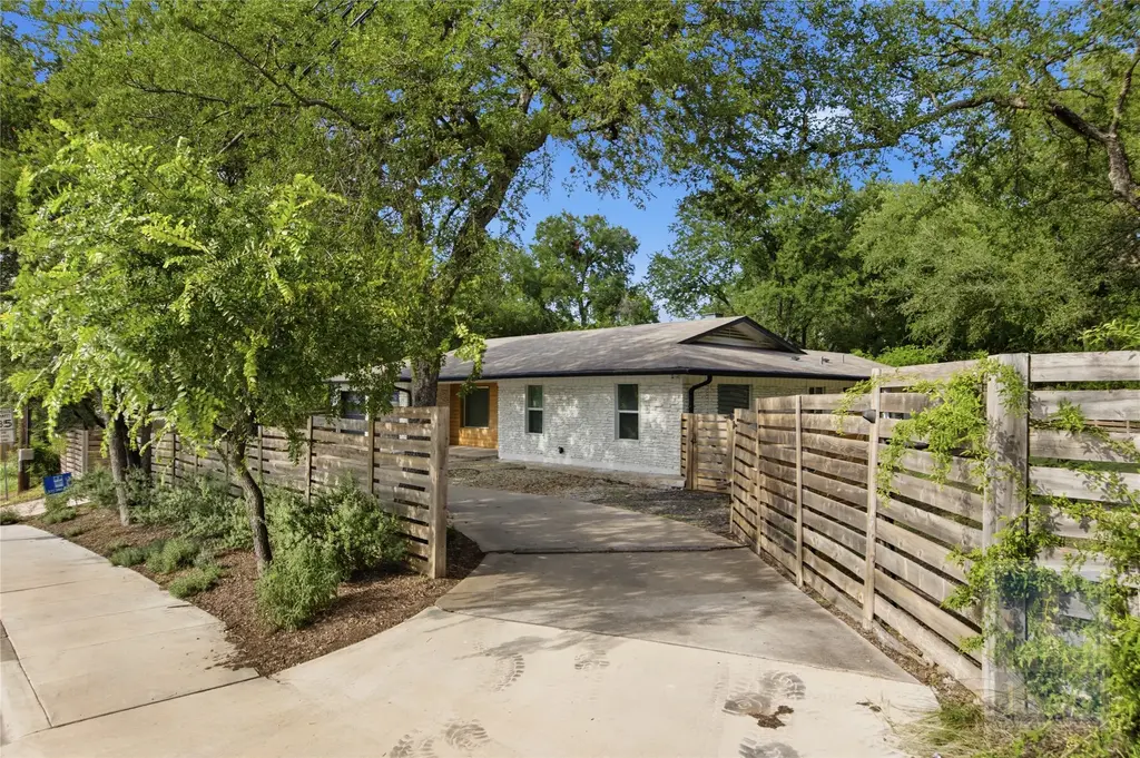 2703 Burleson Road, Austin