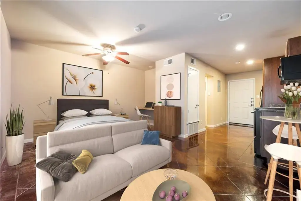301 W 38th Street 206, Austin