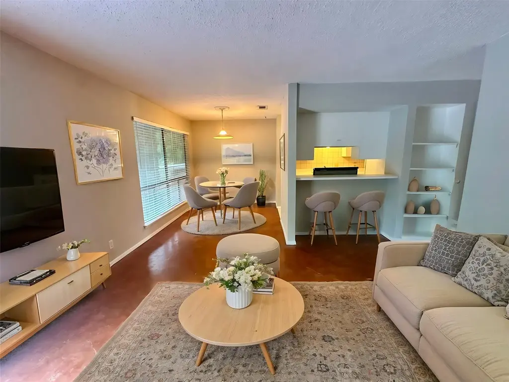500 E Riverside Drive 211, Austin