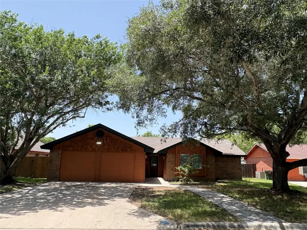 1009 Bowie Street, Lockhart