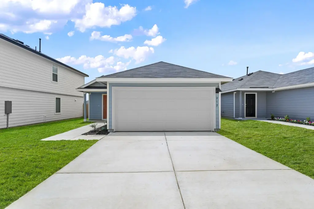 212 Surrey Oaks, Maxwell