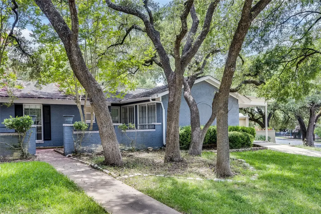 8803 Westover Club Drive B, Austin
