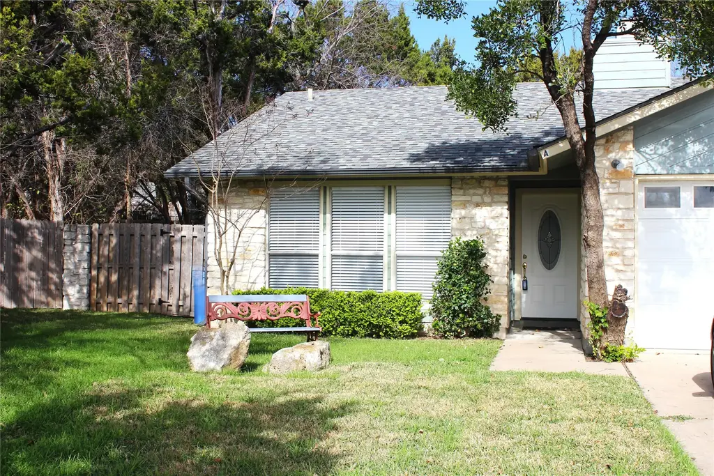 215 Stowaway Cove A, Lakeway