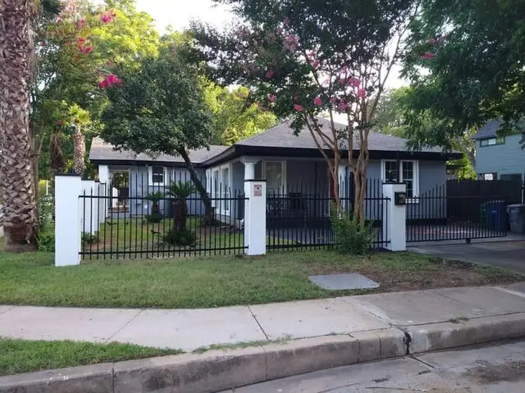 1915 Canterbury Street, Austin