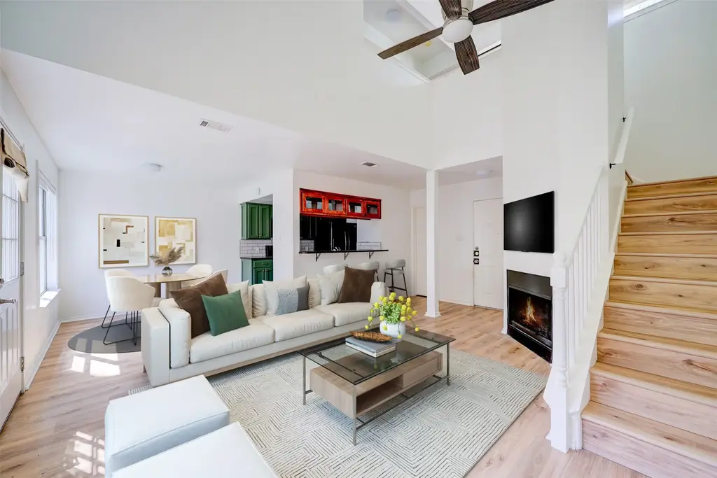 512 Eberhart Lane 1403, Austin