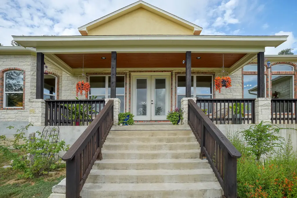 189 Moccasin Canyon, Cedar Creek
