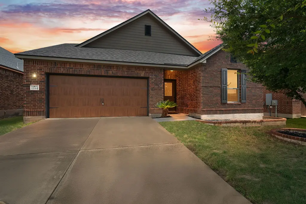 1244 Yellow Iris Road, Leander