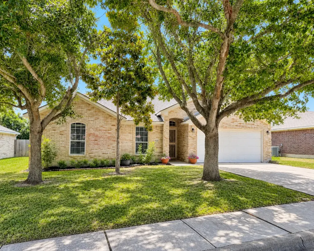 1604 Prickly Pear Street, Lockhart