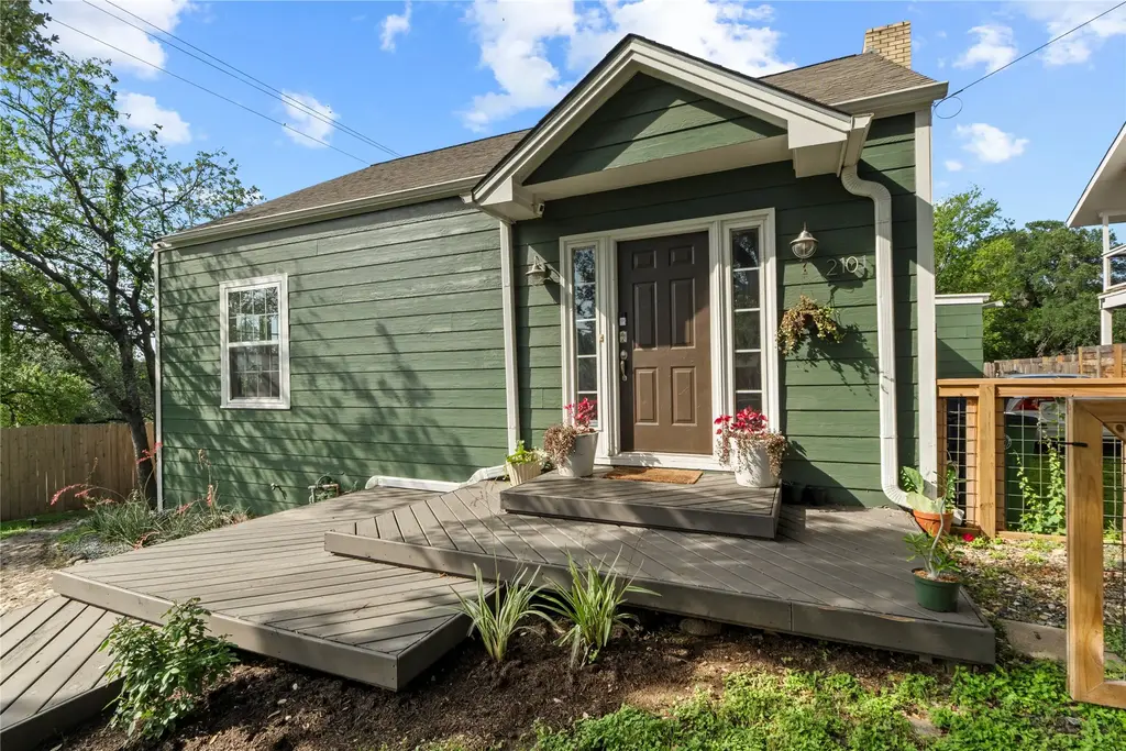 2101 W 10th Street, Austin