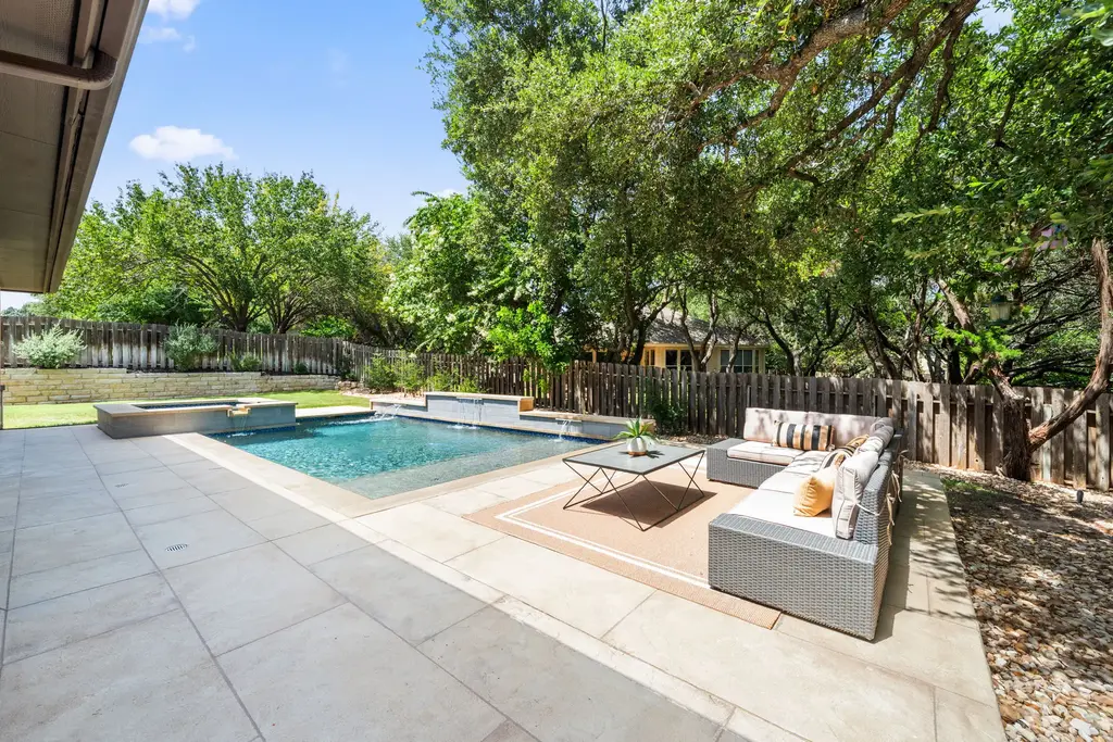 852 Sunfish Street, Lakeway