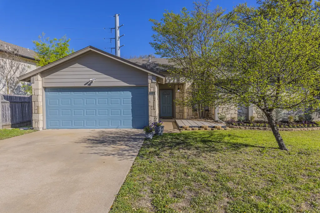 2402 Susan Lane, Leander