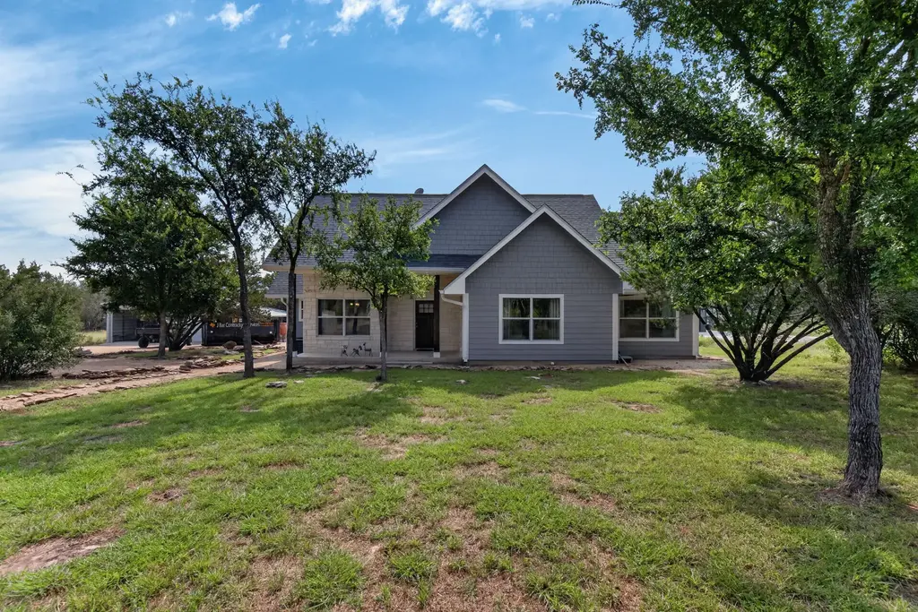 207 Deer Ridge Drive, Burnet