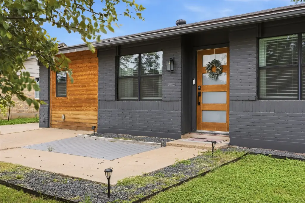 1014 S Meadows Drive, Austin