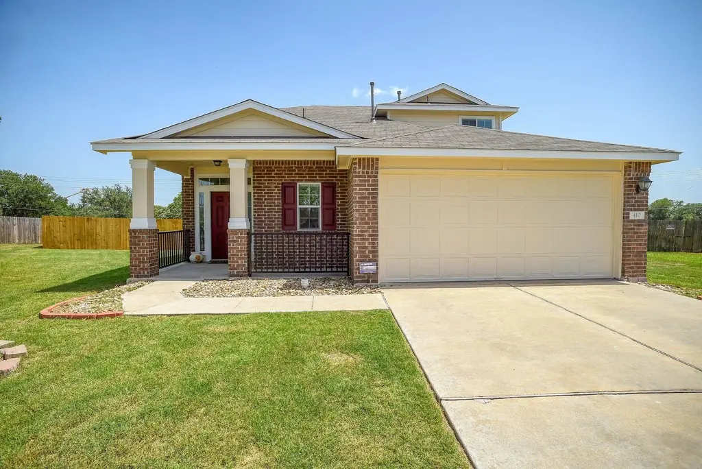 410 S Hunting Lodge Lane, Bastrop