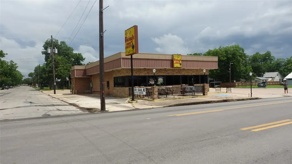 122 E 5th Street, Shiner