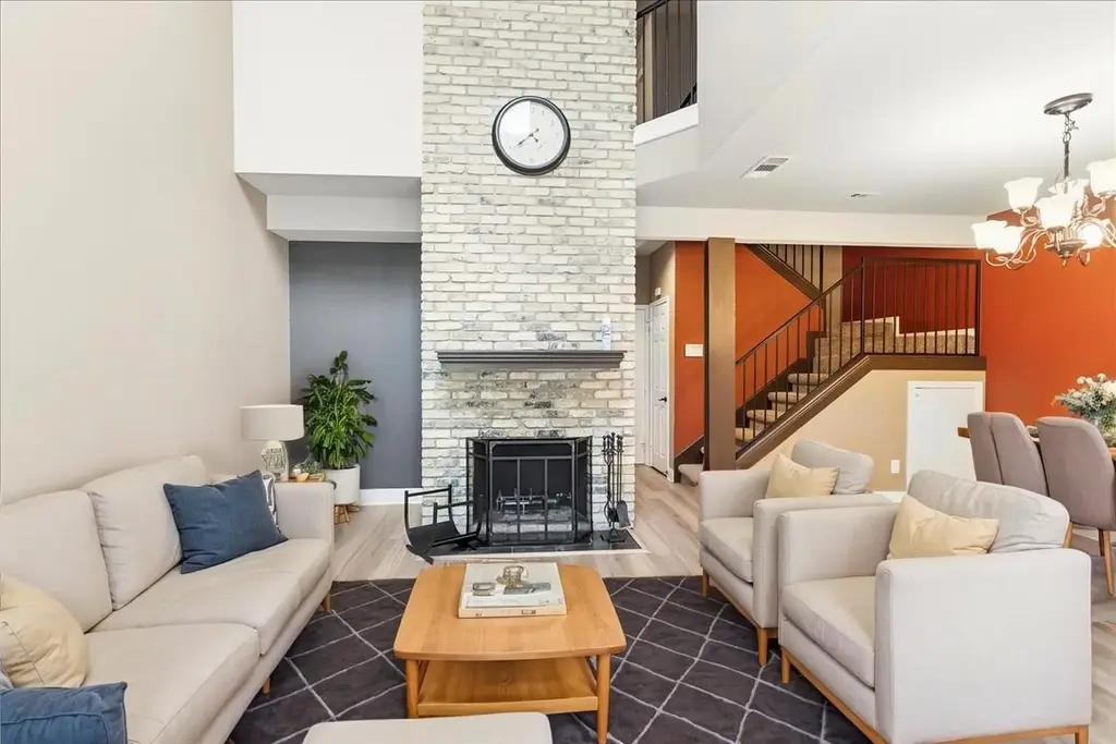 10819 Crown Colony Drive 40, Austin