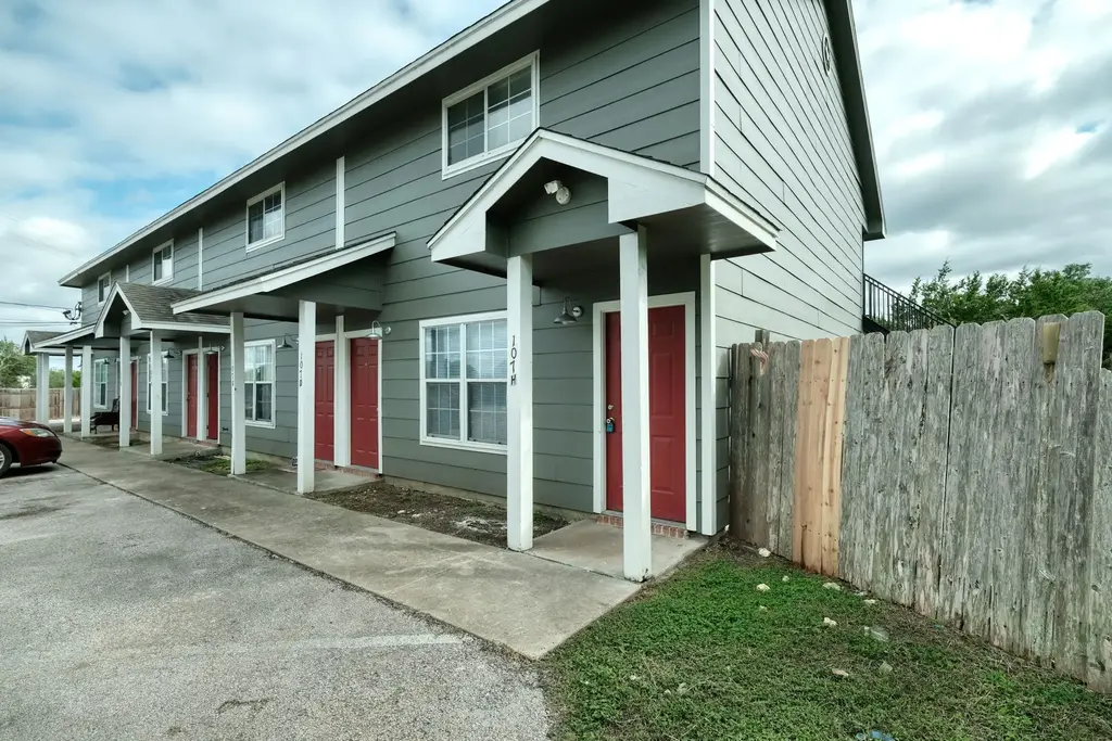 107 Castleberry Court C, Bertram