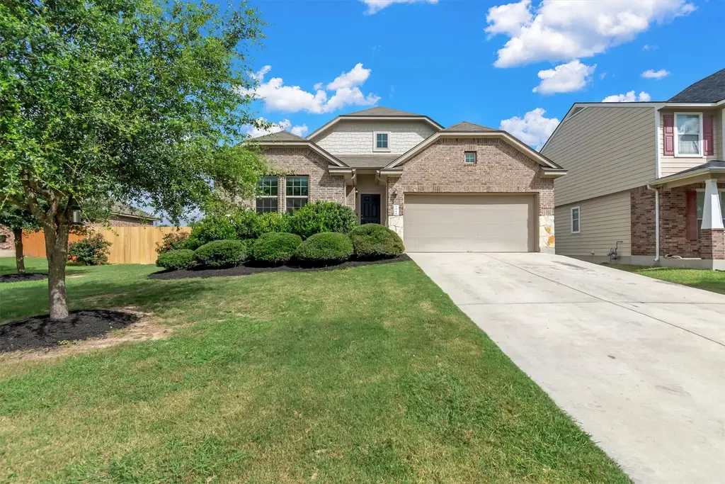 701 Sweet Gum, Kyle
