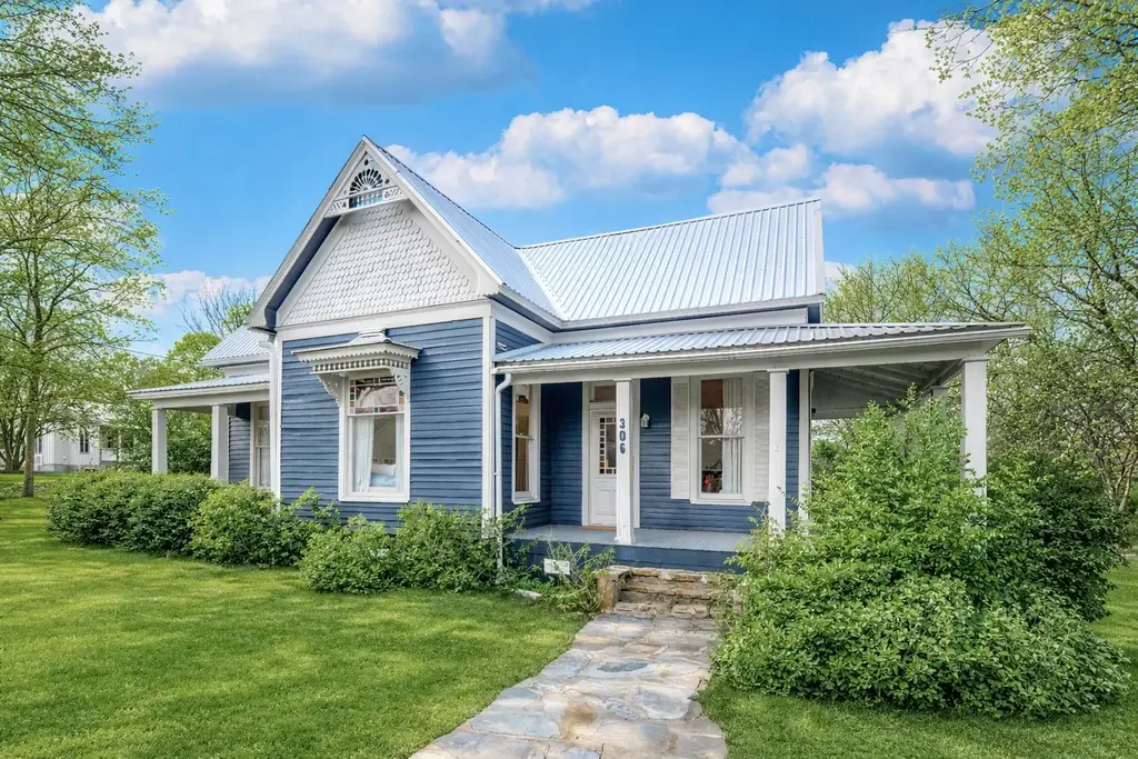 306 5th Avenue, Smithville